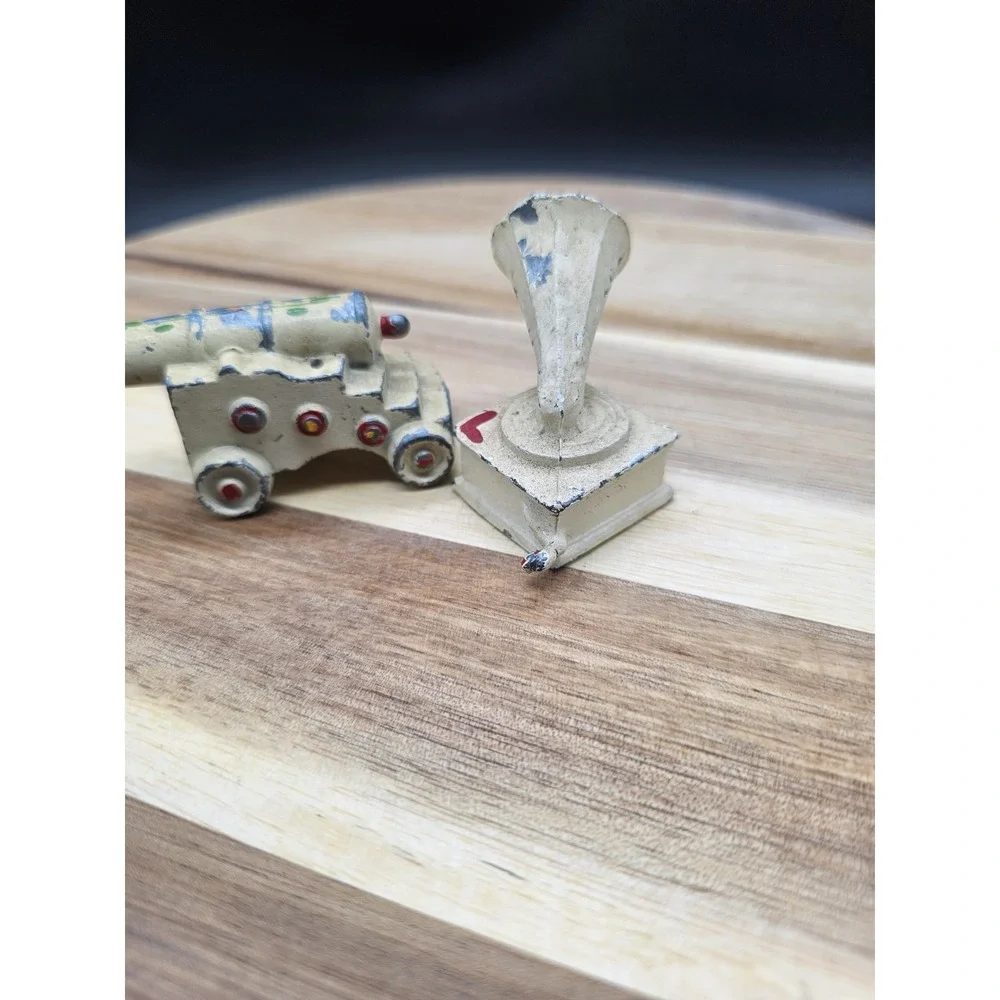 Vintage‎ Cast Metal Cannon And Gramophone Shaker Set